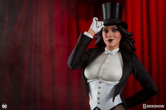 dc-comics-zatanna-premium-format-300262-03-672x448